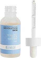 Serum z kwasem salicylowym i niacynamidem - Revolution Skincare 2% Salicylic Acid & 5% Niacinamide Serum — Zdjęcie N4