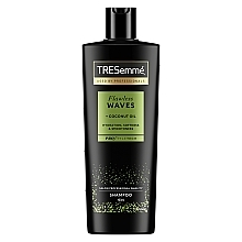 Kup Nawilżający szampon do włosów suchych Olej kokosowy i aloes - Tresemme Flawless Waves Shampoo