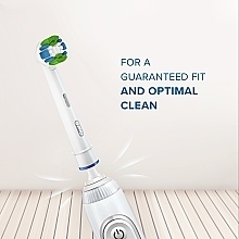 Wymienne nakładki do szczoteczki elektrycznej, 2 szt. - Oral-B Precision Clean Clean Maximizer — Zdjęcie N6