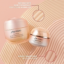 Przeciwzmarszczkowy krem pod oczy - Shiseido Benefiance ReNeuraRED Technology Wrinkle Smoothing Eye Cream — Zdjęcie N8