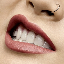 Matowa szminka do ust - Yves Saint Laurent Rouge Pur Couture The Slim Velvet Radical — Zdjęcie N2