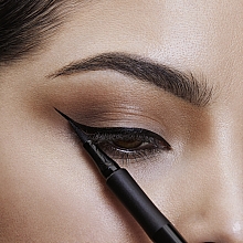 Eyeliner w pisaku - Maybelline New York Hyper Precise All Day Liquid Eyeliner — Zdjęcie N10