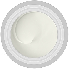 Krem nawilżający do skóry normalnej - Helia-D Classic Moisturising Cream For Normal Skin — Zdjęcie N5