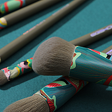 Zestaw pędzli do makijażu, 7 szt - Eigshow Beauty Essential Greener Model Fresher Brush Kit — Zdjęcie N5