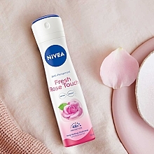 Zestaw - NIVEA Rose Garden (sh/gel/250ml + deo/150ml) — Zdjęcie N6