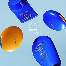 Krem nawilżający do twarzy i ciała z ochrona przeciwsłoneczną SPF 30 - Shiseido Sun Expert Protection Face and Body Lotion SPF30 — Zdjęcie N6