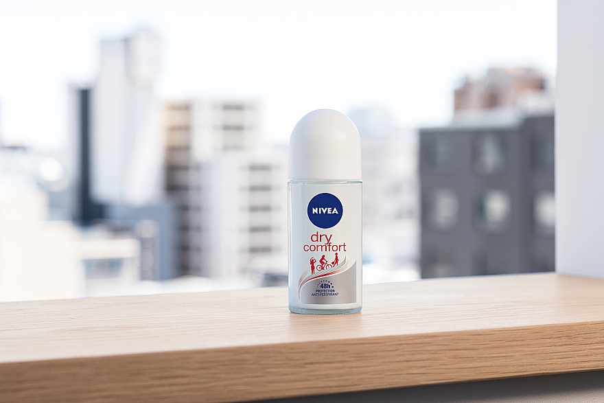 Antyperspirant w kulce - NIVEA Deodorant Dry Comfort Plus 48H Roll-On — Zdjęcie N3
