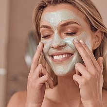 Rozjaśniająco-nawilżająca maska do twarzy - Ahava Mineral Mud Brightening & Hydrating Facial Treatment Mask — Zdjęcie N9