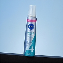 Pianka do włosów - NIVEA Volume & Hold — Zdjęcie N4