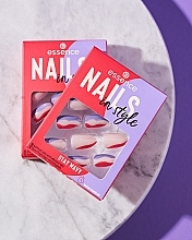 Samoprzylepne sztuczne paznokcie - Essence Nails In Style Stay Wavy — Zdjęcie N4
