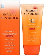 Krem przeciwsłoneczny z mucyną ślimaka SPF 50+/PA+++ - Jigott Snail UV Sun Block SPF 50+/PA+++ — Zdjęcie N2