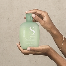 Kojący szampon micelarny - Alfaparf Semi Di Lino Scalp Relief Calming Micellar Low Shampoo — Zdjęcie N3
