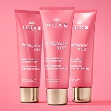 Rozświetlający krem do twarzy - Nuxe Prodigieuse® BOOST — Zdjęcie N3