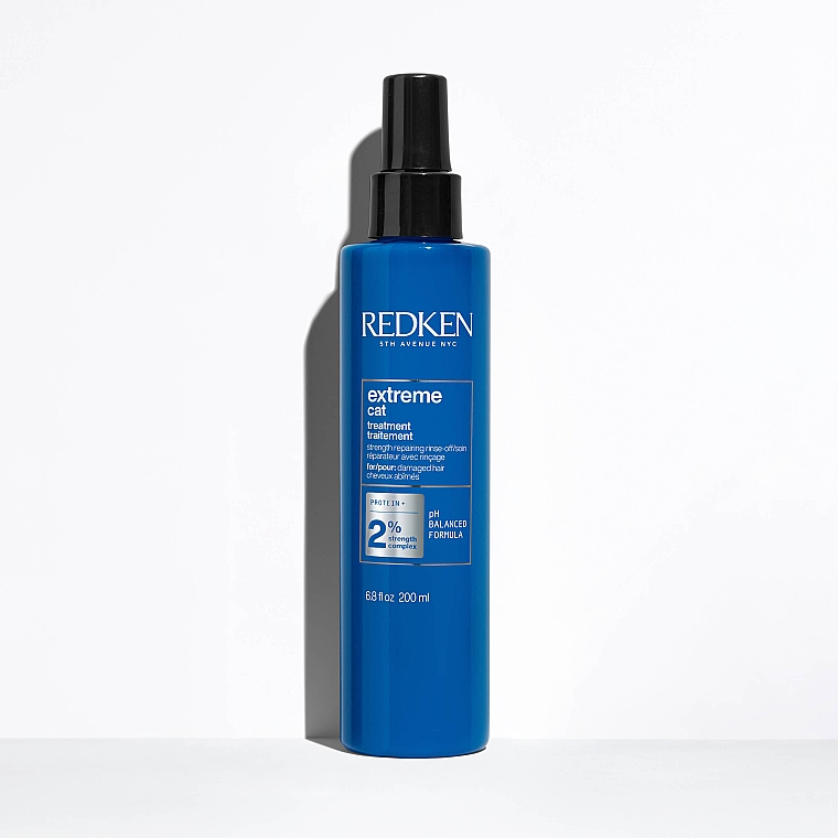 Spray do zniszczonych włosów - Redken Extreme Cat Protein Reconstructing Hair Treatment Spray — Zdjęcie N2