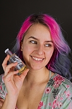 Ziołowy eliksir normalizujący do twarzy z olejem konopnym - Auna Herbal Normalizing Elixir With CBD Oil — Zdjęcie N7