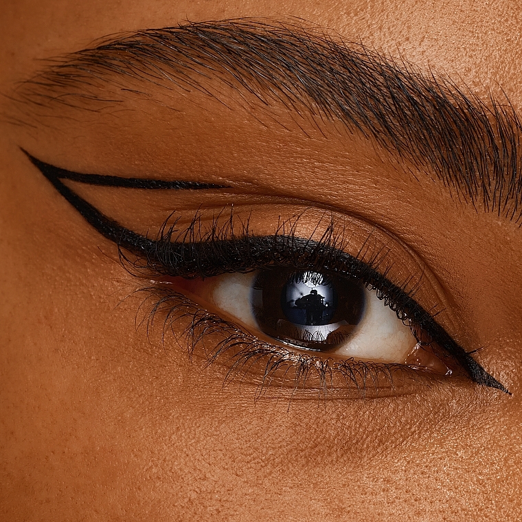 Wodoodporny eyeliner w pisaku - Catrice Calligraph Pro Precise 24h Matt Liner Waterproof — Zdjęcie N3