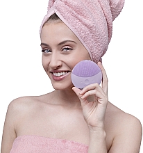 Soniczna szczoteczka do oczyszczania i masażu twarzy - Foreo Luna Mini 2 Plus Lavender — Zdjęcie N5
