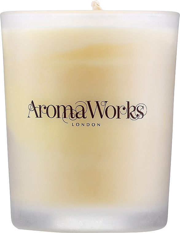 Świeca zapachowa Drzewo sandałowe i pomarańcza - AromaWorks Light Range Amyris & Orange Candle — Zdjęcie N1