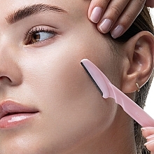 PRZECENA! Brzytwy białe i różowe, 6 szt. - Brushworks Angled Dermaplaners * — Zdjęcie N7