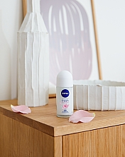 Antyperspirant w kulce - NIVEA Fresh Rose Touch Anti-Perspirant Roll-On — Zdjęcie N2