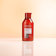 Odżywka do włosów puszących się - Redken Frizz Dismiss Conditioner — Zdjęcie N3