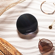 Szczoteczka soniczna do oczyszczania i masażu twarzy - Foreo Luna Mini 3 Facial Cleansing Brush Midnight — Zdjęcie N6