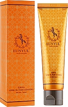 Kup Pianka oczyszczająca z olejem końskim - Eunyul Horse Oil Foam Cleanser