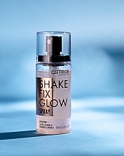 Spray utrwalający makijaż - Catrice Fixing Spray Shake Fix Glow — Zdjęcie N6