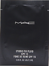 PREZENT! Podkład w płynie do twarzy (próbka) - MAC Studio Fix Fluid SPF 15  — Zdjęcie N1