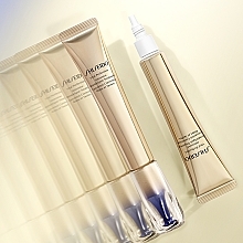 Przeciwzmarszczkowy krem rewitalizujący do twarzy i szyi - Shiseido Vital Perfection Intensive Wrinklespot Treatment — Zdjęcie N5
