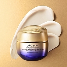 Liftingująco-ujędrniający krem ​​do twarzy - Shiseido Vital Perfection Uplifting And Firming Advanced Cream Enriched (wymienny wkład) — Zdjęcie N2