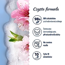 Delikatny żel pod prysznic o wysokiej tolerancji z kwiatem migdału BIO - Le Petit Marseillais High Tolerance Almond Blossom Softening Shower Gel — Zdjęcie N4