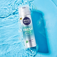Odświeżająca pianka do golenia - NIVEA MEN Fresh Kick Shaving Foam — Zdjęcie N2