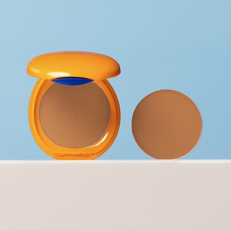 Kompaktowy podkład z filtrem przeciwsłonecznym - Shiseido Tanning Compact Foundation SPF10 (wymienny wkład) — Zdjęcie N8
