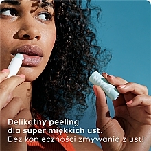 Pielęgnujący peeling do ust w sztyfcie Aloes + witamina E - NIVEA Caring Scrub Super Soft Lips Aloe Vera + Vit-E — Zdjęcie N3