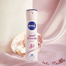 Antyperspirant w sprayu Pearl & Beauty - NIVEA Pearl & Beauty Deodorant Spray — Zdjęcie N4