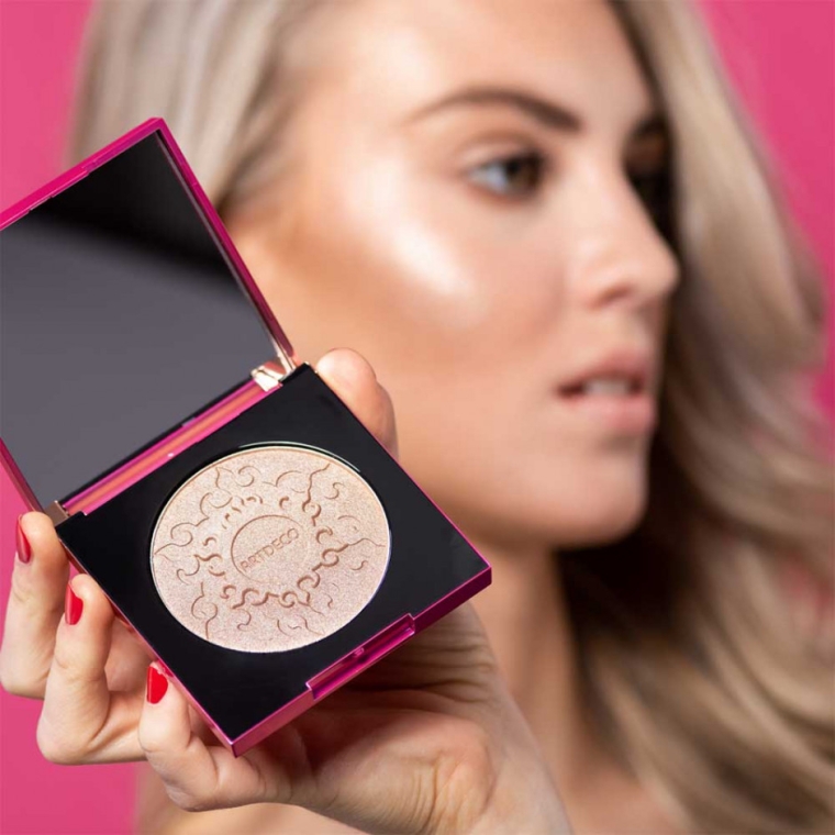 Rozświetlająco-brązujący puder do twarzy - Artdeco Glow Bronzer Sunset Limited Edition 2019 — Zdjęcie N5