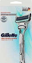 Maszynka do golenia dla mężczyzn - Gillette SkinGuard Sensitive Razor For Men — Zdjęcie N1