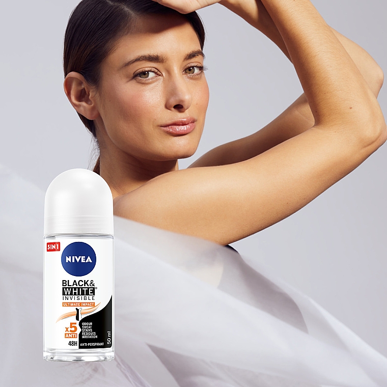 Antyperspirant w kulce 5 w 1 - NIVEA Black & White Invisible Ultimate Impact 5in1 Roll-On — Zdjęcie N3