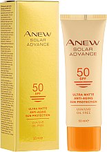 Odmładzający krem koloryzująco-ochronny do twarzy SPF 50 - Avon Anew Solar Advance Ultra-Matte Anti-Aging Sun Protector Tinted Cream — Zdjęcie N1