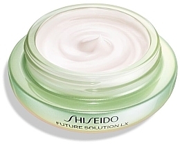 Przeciwstarzeniowy krem pod oczy - Shiseido Future Solution LX Legendary Enmei Ultimate Radiance Eye Cream — Zdjęcie N5
