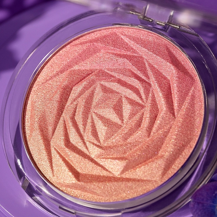 Róż do twarzy - Essence In The Bloom'light Blushlighter — Zdjęcie N4