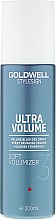 Spray dodający włosom objętości - Goldwell StyleSign Ultra Volume Soft Volumizer — Zdjęcie N1