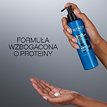 Termoochronny spray do włosów - Redken Extreme Play Safe 230 °C — Zdjęcie N3