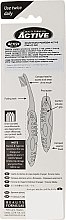 Podróżna szczoteczka do zębów, pomarańczowa - Beauty Formulas Voyager Active Folding Dustproof Travel Toothbrush Medium — Zdjęcie N2