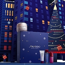 Zestaw - Shiseido Benefiance Enriched Holiday Kit (f/cr/50ml + clean/foam/15ml + f/lot/30ml + f/conc/10ml) — Zdjęcie N3