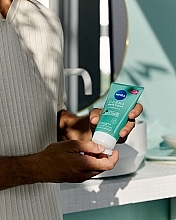 Peeling przeciw niedoskonałościom - NIVEA Derma Skin Clear — Zdjęcie N8