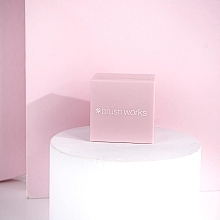 Temperówka do produktów kosmetycznych, różowa - Brushworks Cosmetic Pencil Sharpener — Zdjęcie N5