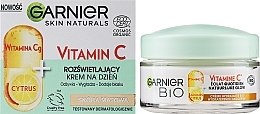 Rozświetlający krem na dzień z witaminą C - Garnier Bio Skin Naturals Vitamin C Day Cream — Zdjęcie N1