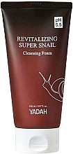 Rewitalizująca pianka oczyszczająca z ekstraktem ze śluzu ślimaka - Yadah Revitalizing Super Snail Cleansing Foam — Zdjęcie N1